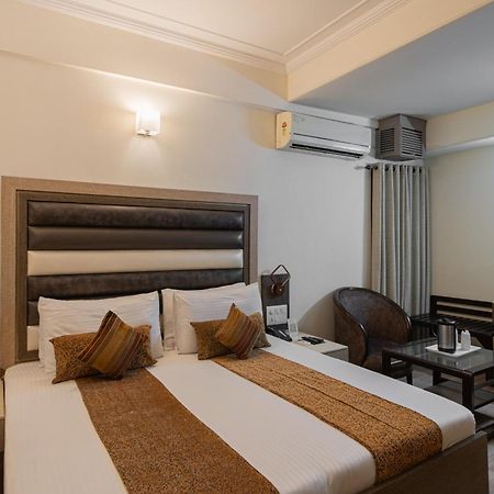 The Suncourt Hotel Yatri Delhi  Exterior photo