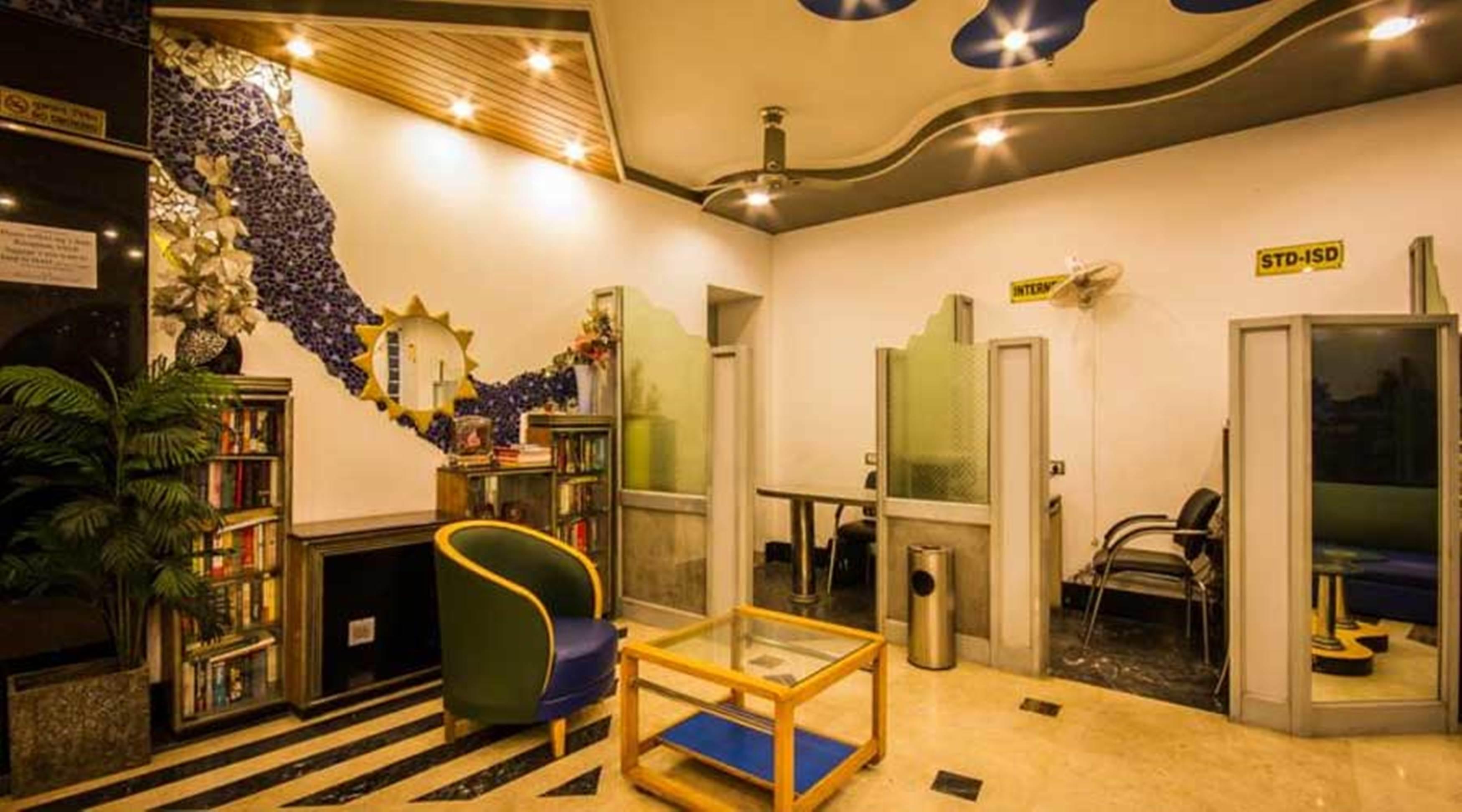 The Suncourt Hotel Yatri Delhi  Exterior photo